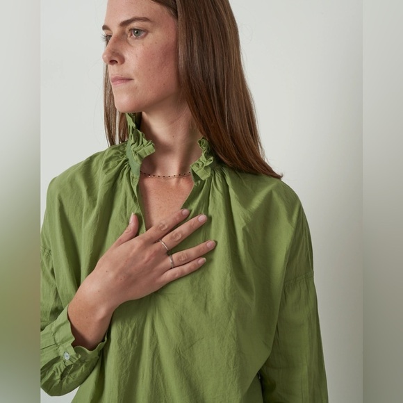 A SHIRT THING Kelly Green‎ Ruffle Neck Long Sleeve Top Size XS - Picture 8 of 9